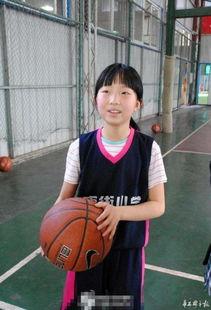 爆料篮球女生是谁啊视频,她是谁？视频曝光引发热议