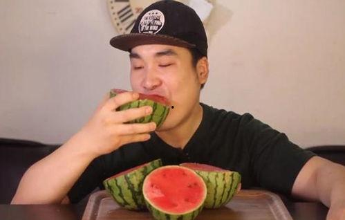 网红吃瓜情侣,甜蜜背后隐藏的秘密